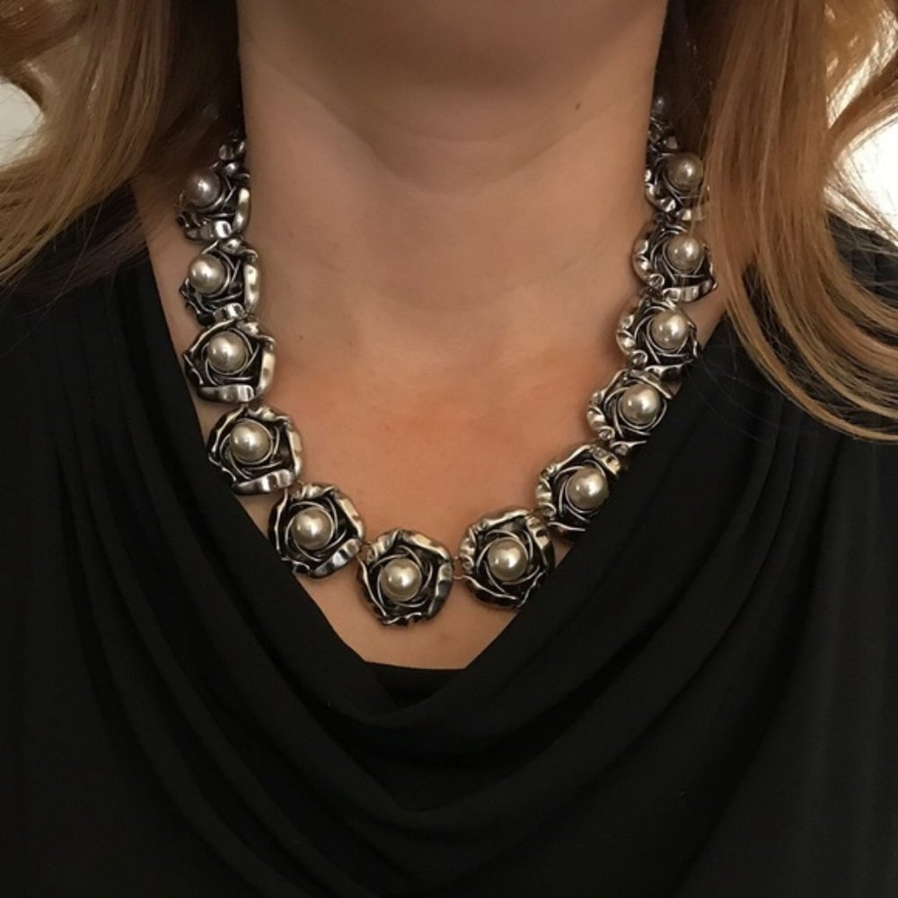 🌟HP🌟 Cocoa Jewelry "ROSETTA"  Stmnt Necklace 18"